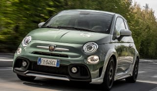 Abarth 695 70th Anniversario - front tracking