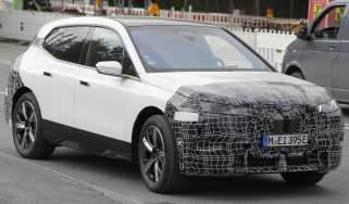 BMW iX facelift spy shot - Front 3/4