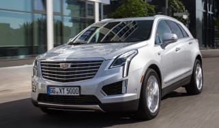 Cadillac XT5 SUV 2016 - front tracking