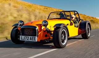 Caterham Seven 340R - front tracking