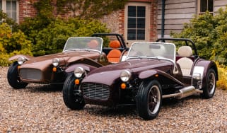 Caterham Super Seven 600 and 2000 - front