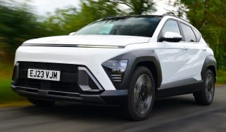 Hyundai Kona - front tracking