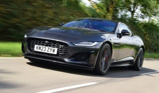 Jaguar F-Type R 75 - front tracking