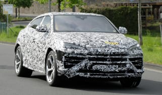 Lamborghini Urus plug-in hybrid - spyshot 1