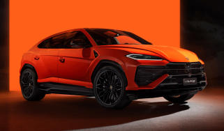 Lamborghini Urus SE - studio front