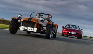 Caterham 170R vs Mazda MX-5