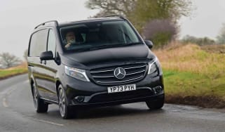 Mercedes Vito Crew Van 119 CDI Premium Night Edition - main image