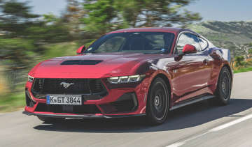 Ford Mustang GT - front