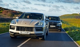 Porsche Cayenne vs BMW X5 - twin front tracking 