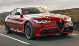 Alfa Romeo Giulia - front tracking